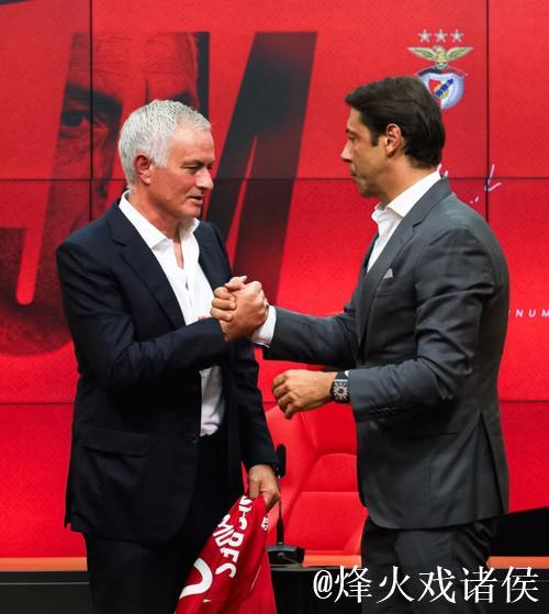 穆里尼奥迎来关键胜利，本菲卡2-0击败那不勒斯