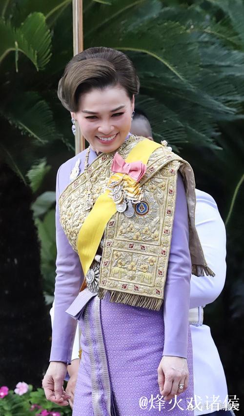 素颜自信!47岁苏提达出海称重,32岁欧拉盛装颁奖 素颜自信!47岁苏提达出海称重,32岁欧拉盛装颁奖